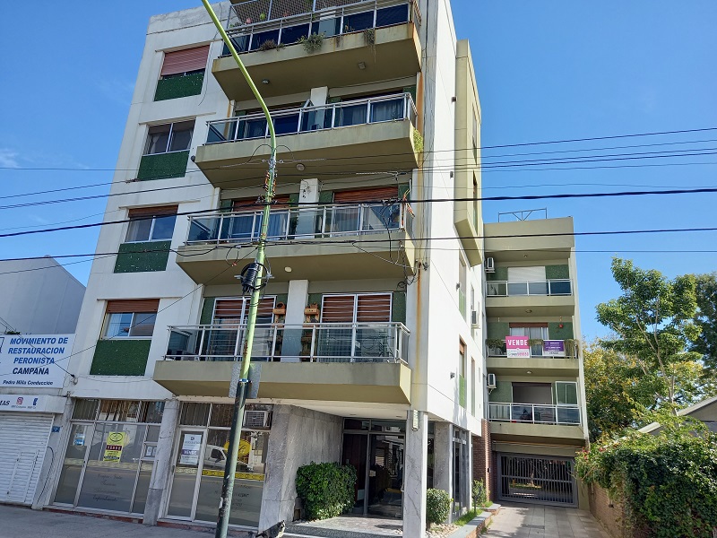 Departamento, dos dormitorios, cochera cubierta, céntrico !!!