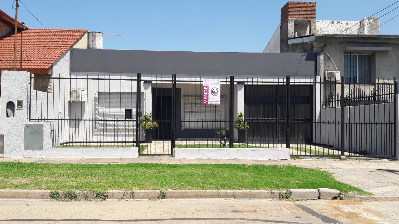 VENDO CASA AMPLIO TERRENO