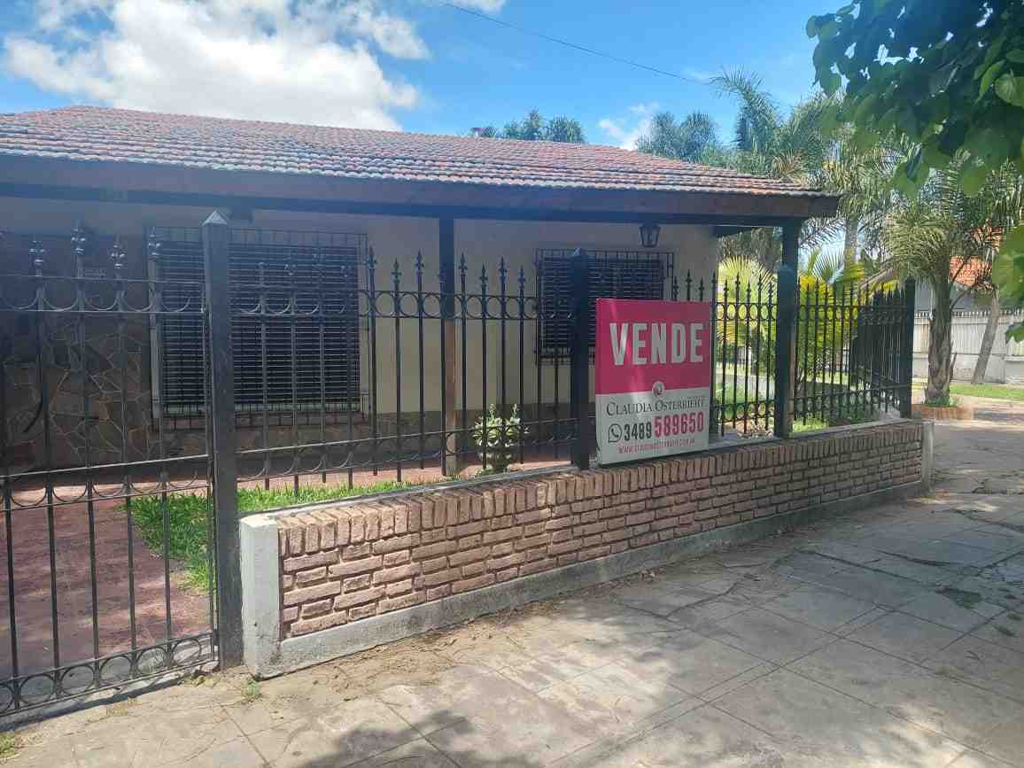 Casa en Venta en Campana (Luis costa 1500)