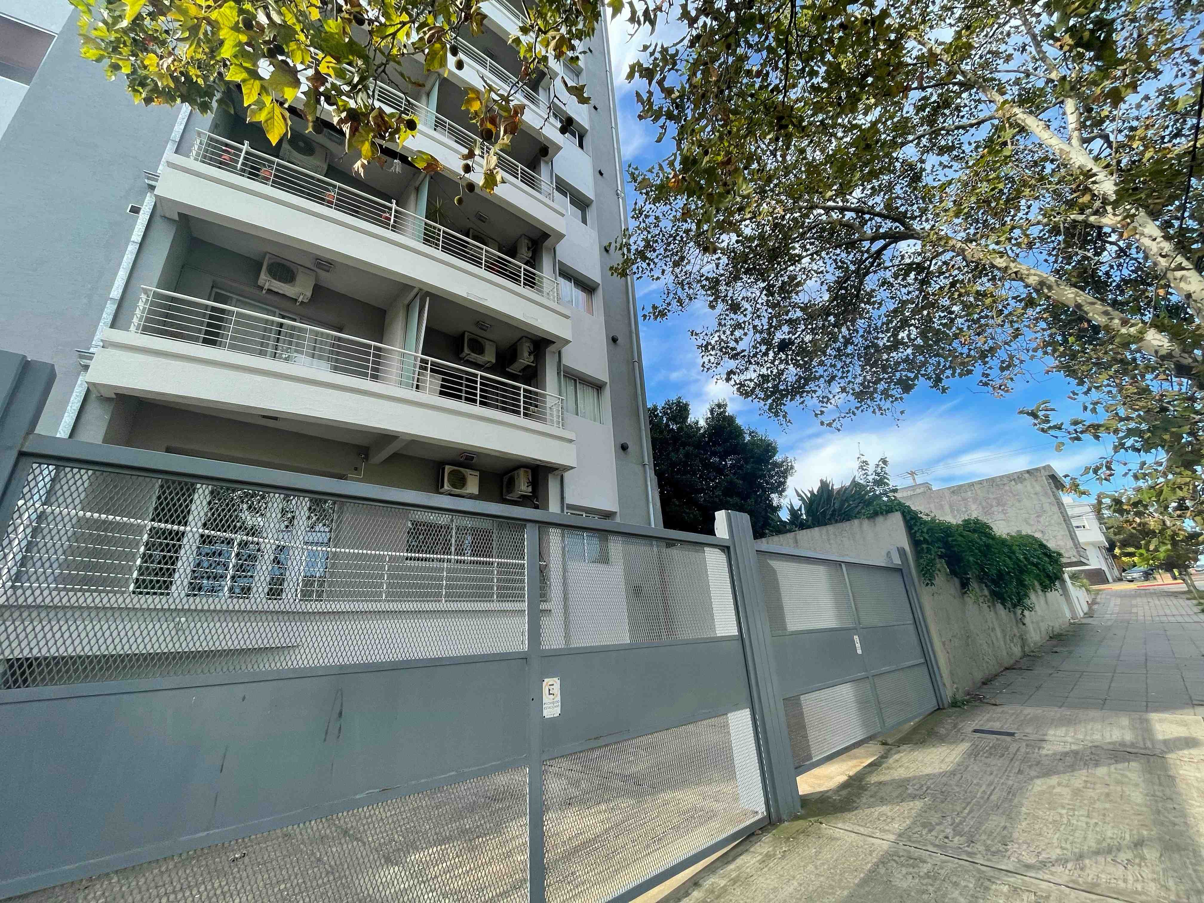Departamento en Alquiler en Campana (Av. MITRE  577)
