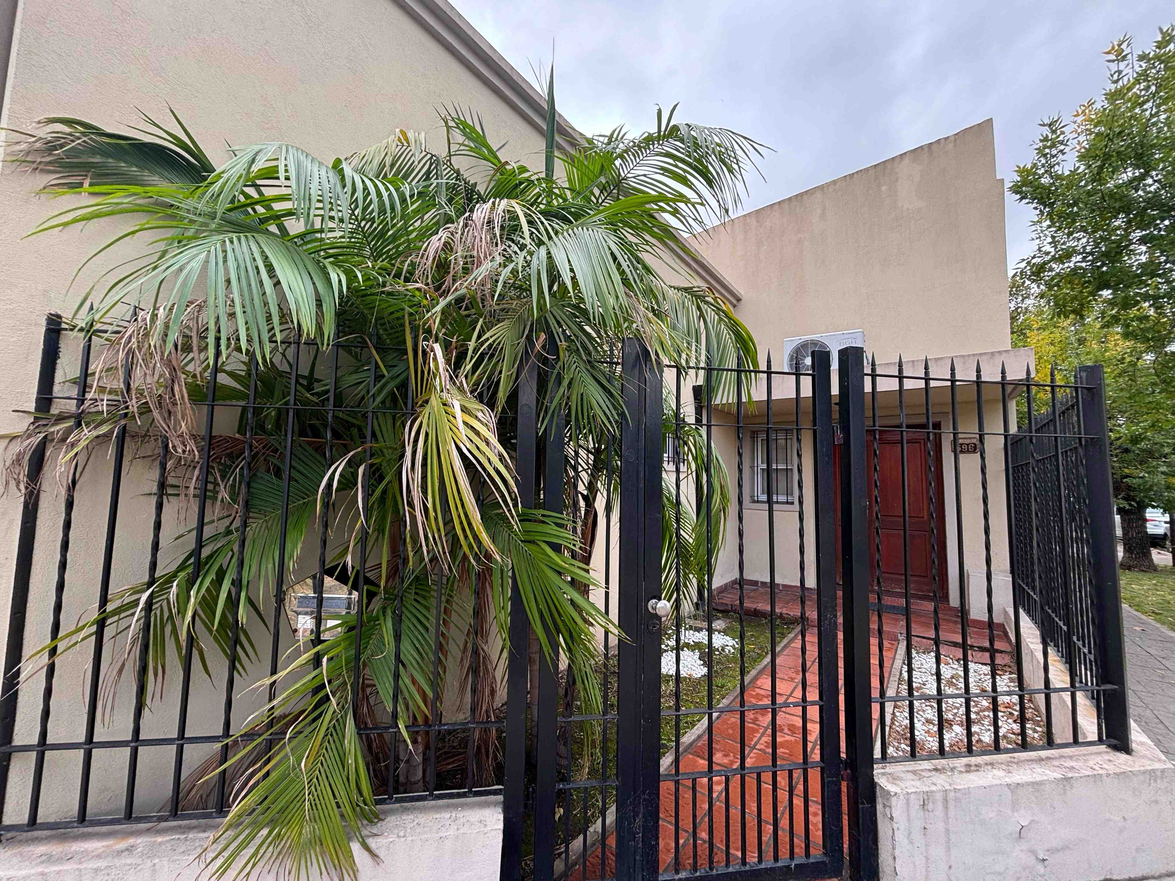 Casa en Venta en Campana (Arenales  596)
