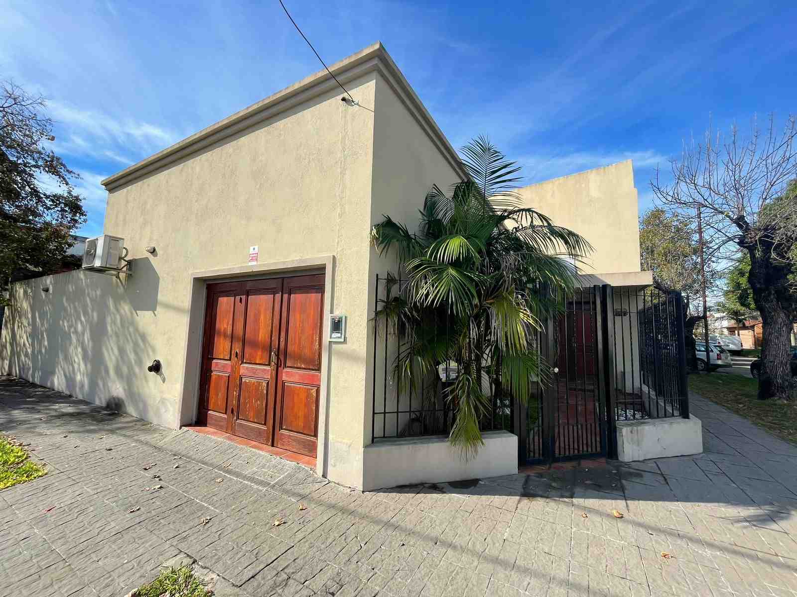 Casa en Alquiler en Campana (Arenales  596)