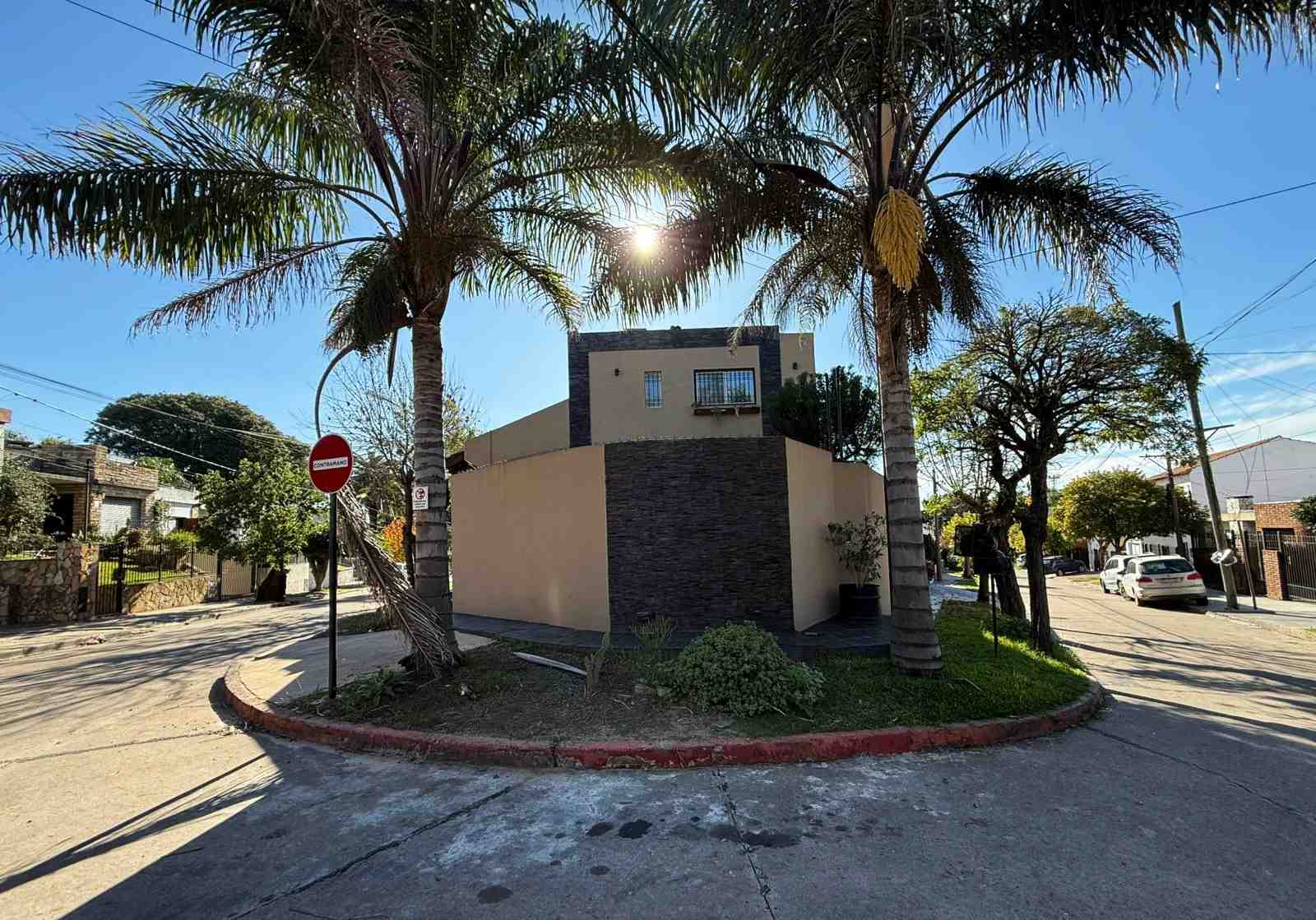 ¡OPORTUNIDAD EN CAMPANA! VENTA DE CASA EN ESQUINA – EXCELENTE UBICACIÓN