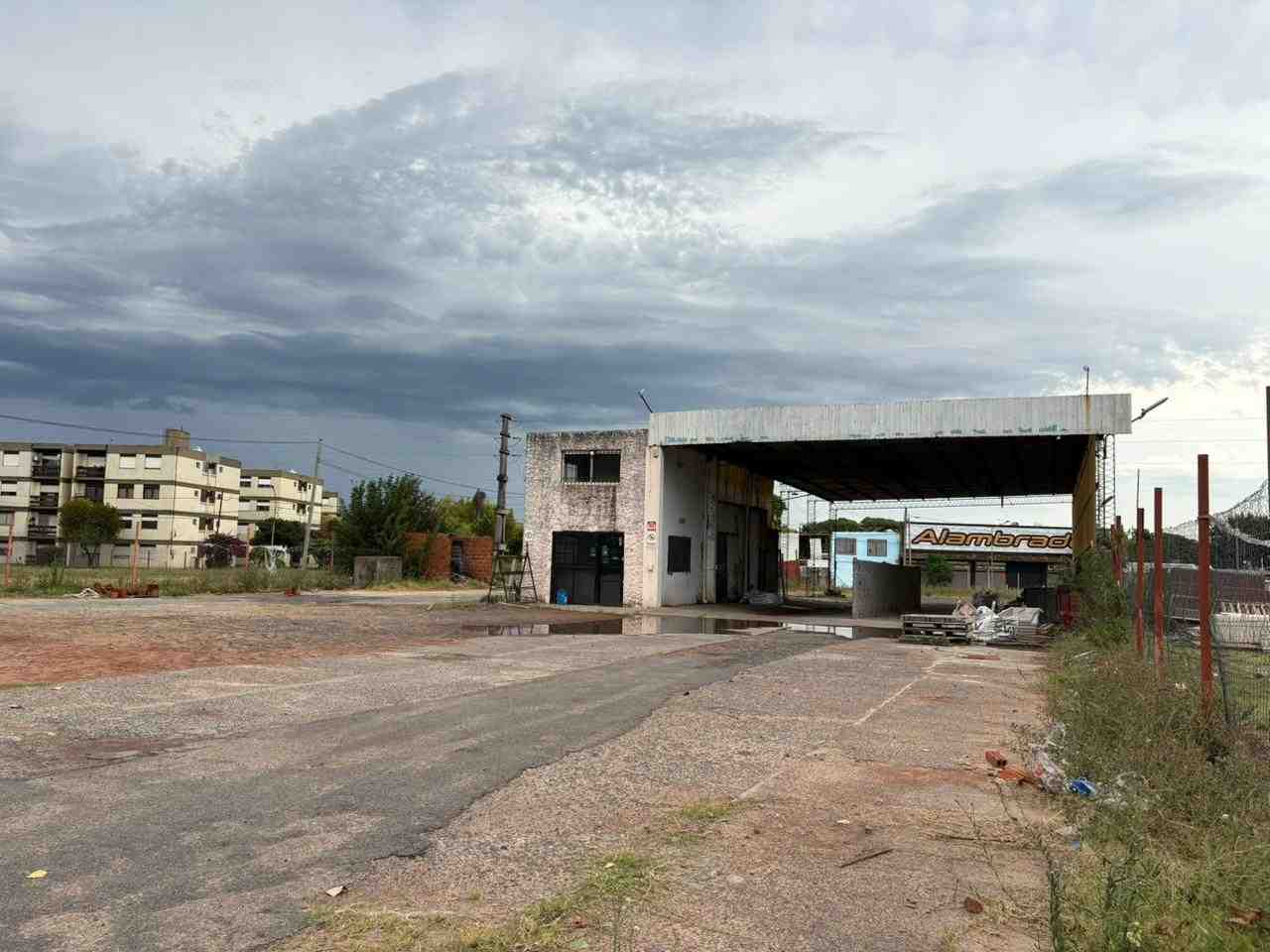 Depósito en Alquiler en Campana (Yaqueme  1350)