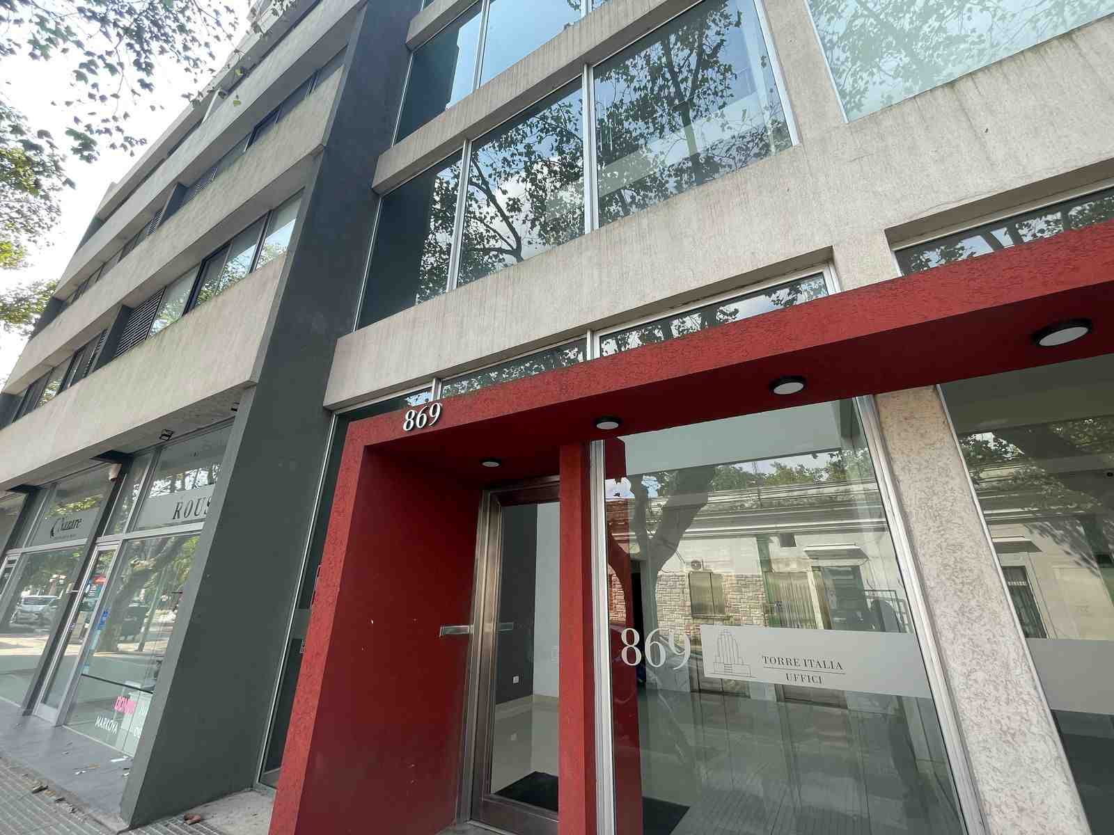 Oficina en Alquiler en Campana (9 de Julio 869 3F)