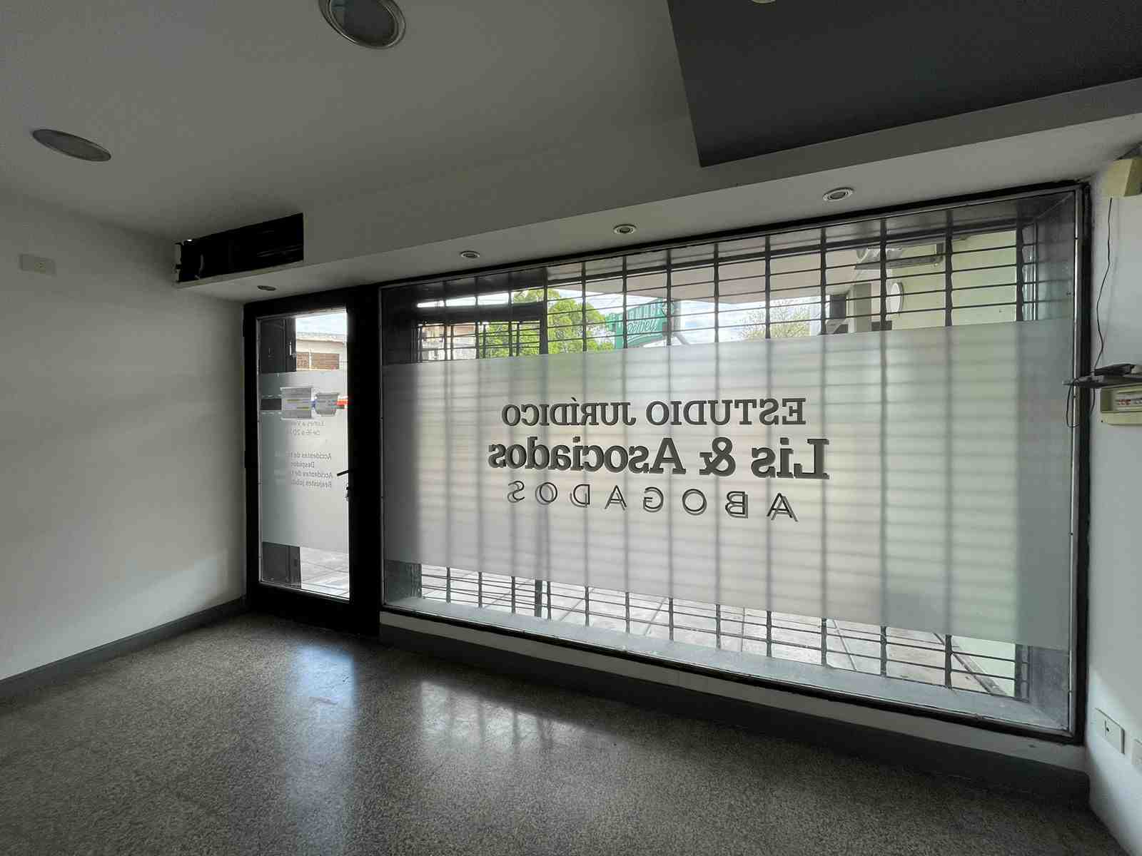 Local en Alquiler en Campana (Calixto Dellepiane  513)