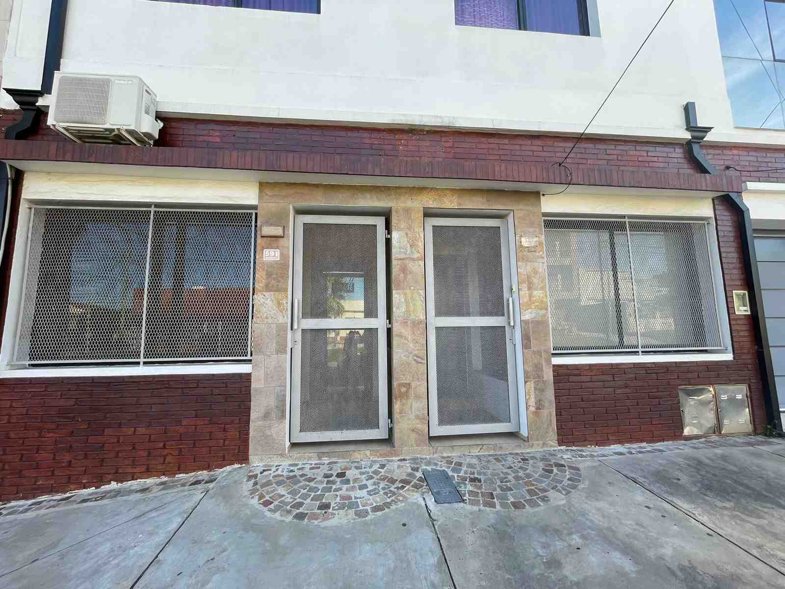 Oficina en Alquiler en Campana (Moreno  589)