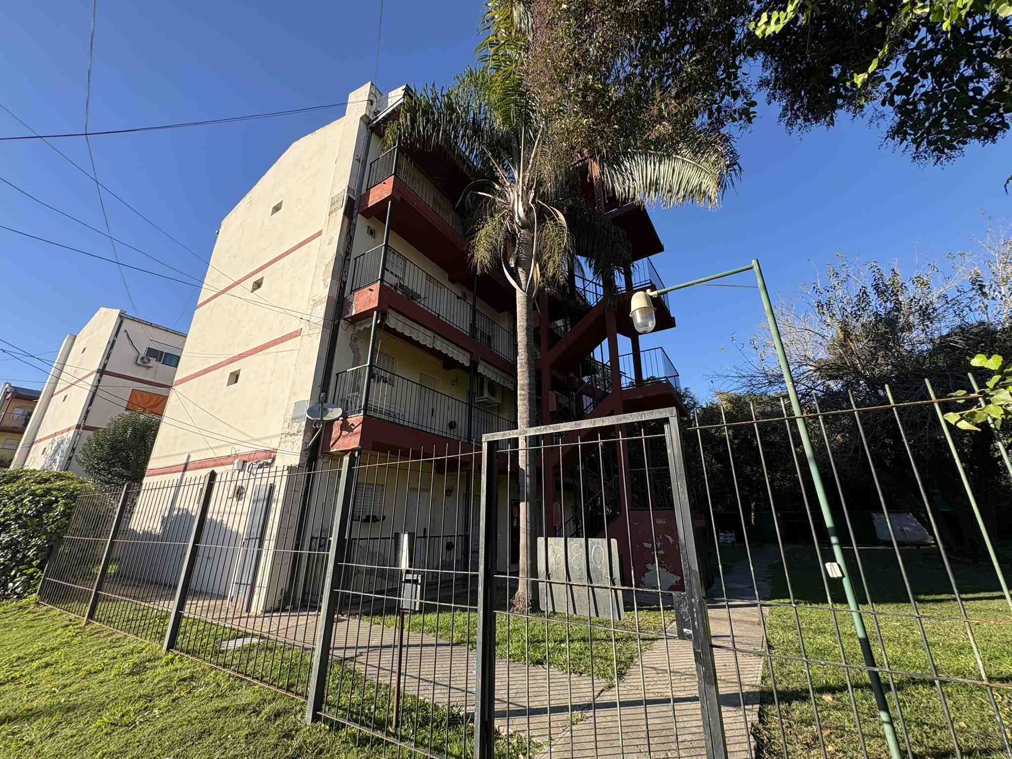 Departamento en Alquiler en Campana (Del Pino 380)