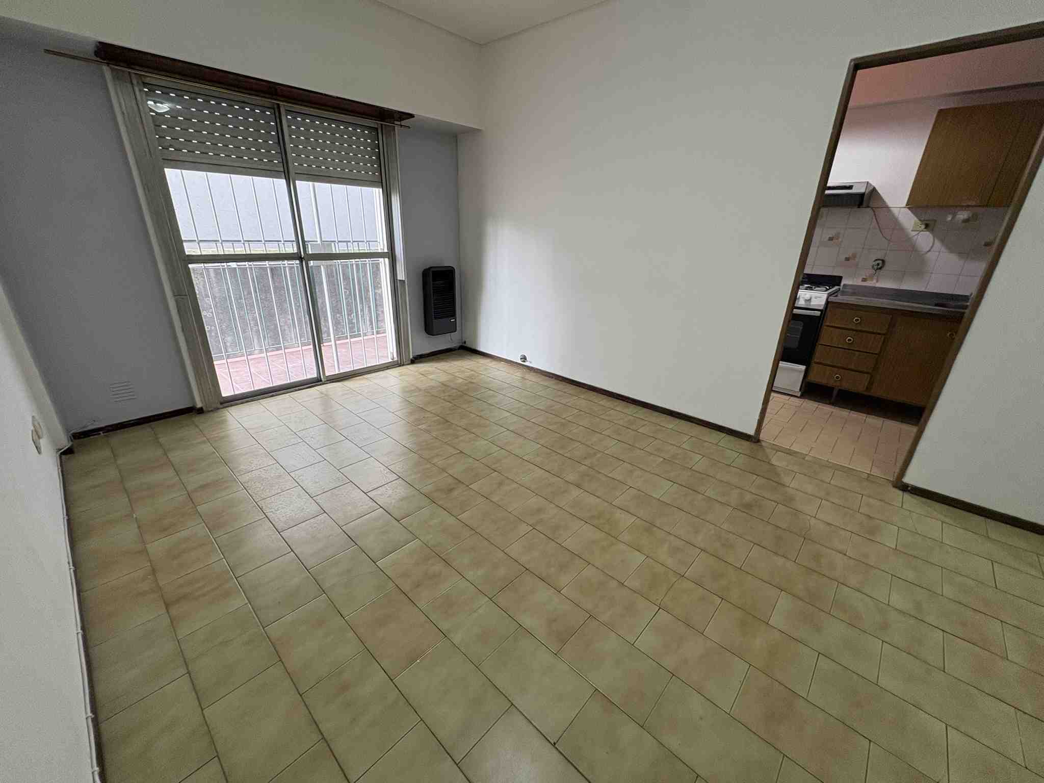 SE ALQUILA DEPARTAMENTO EN EL CENTRO DE CAMPANA