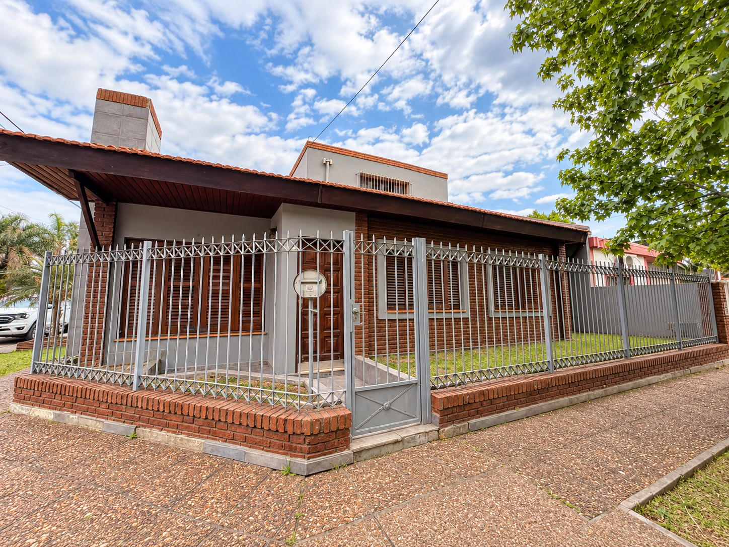 Casa en Alquiler en Campana (Colon esquina Laprida)