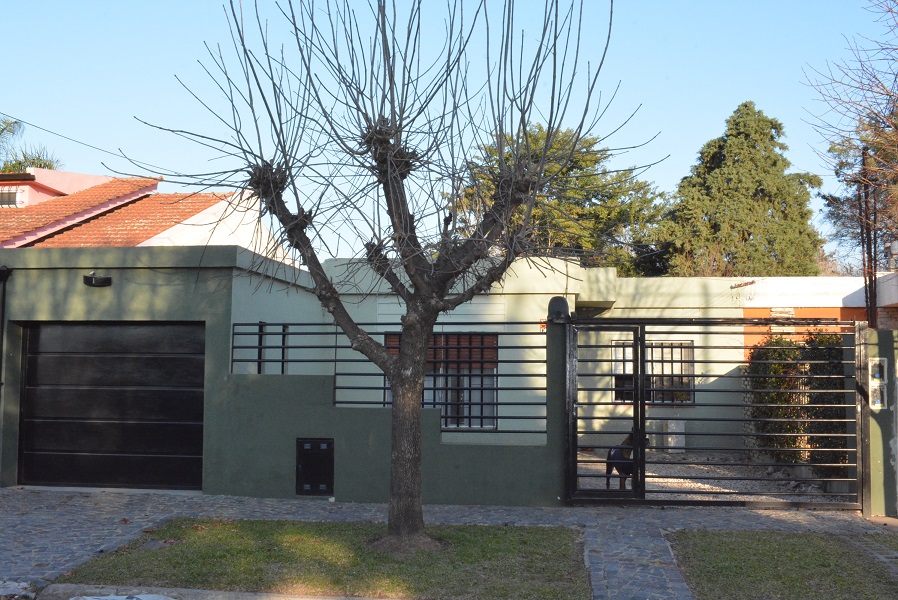MODERNA PROPIEDAD DE TRES DORMITORIOS